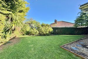 Front / Side Garden- click for photo gallery